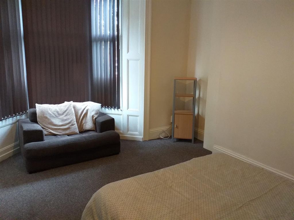 Property photo 1 of 13 Room 1