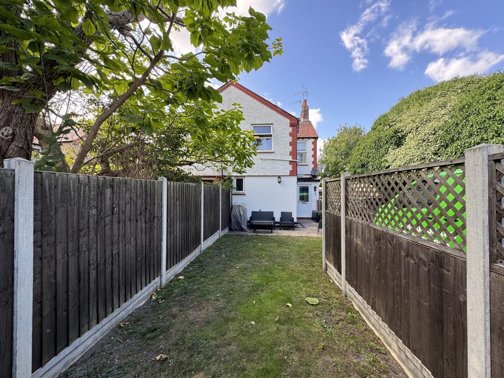Property photo 1 of 27