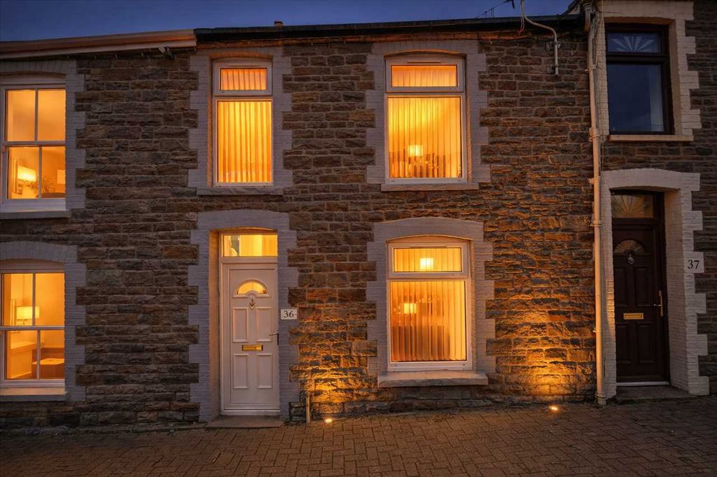 Property photo 2 of 15 Evening Image