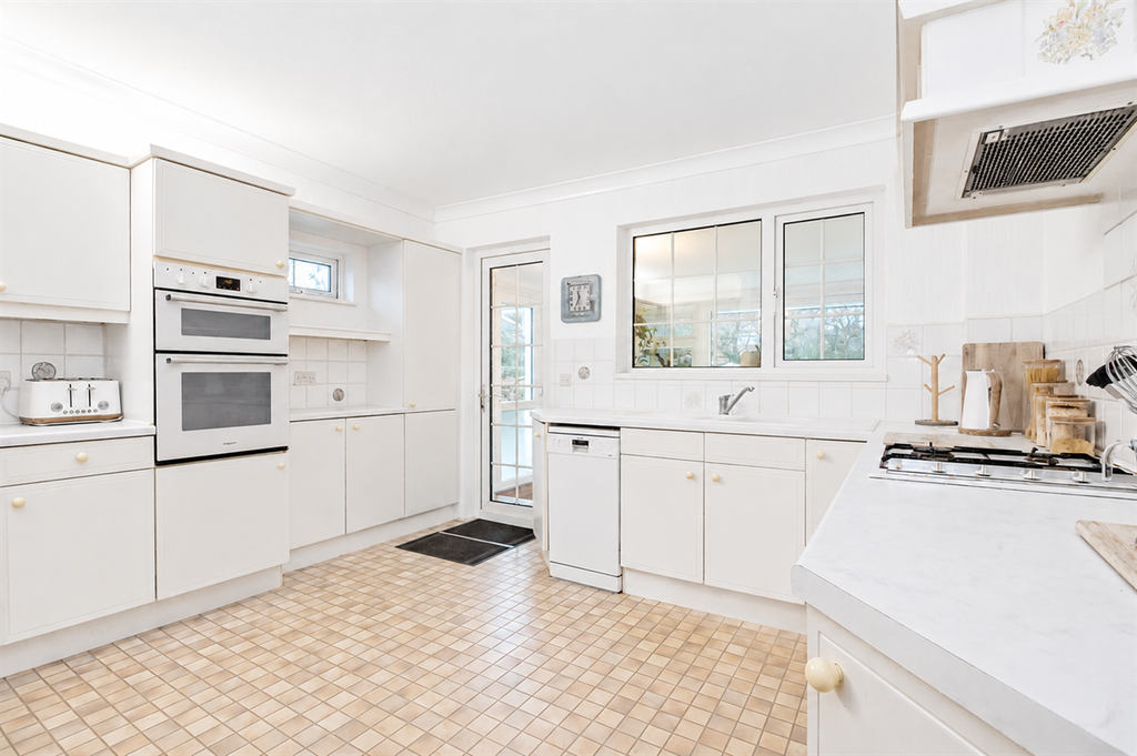 Property photo 2 of 24
