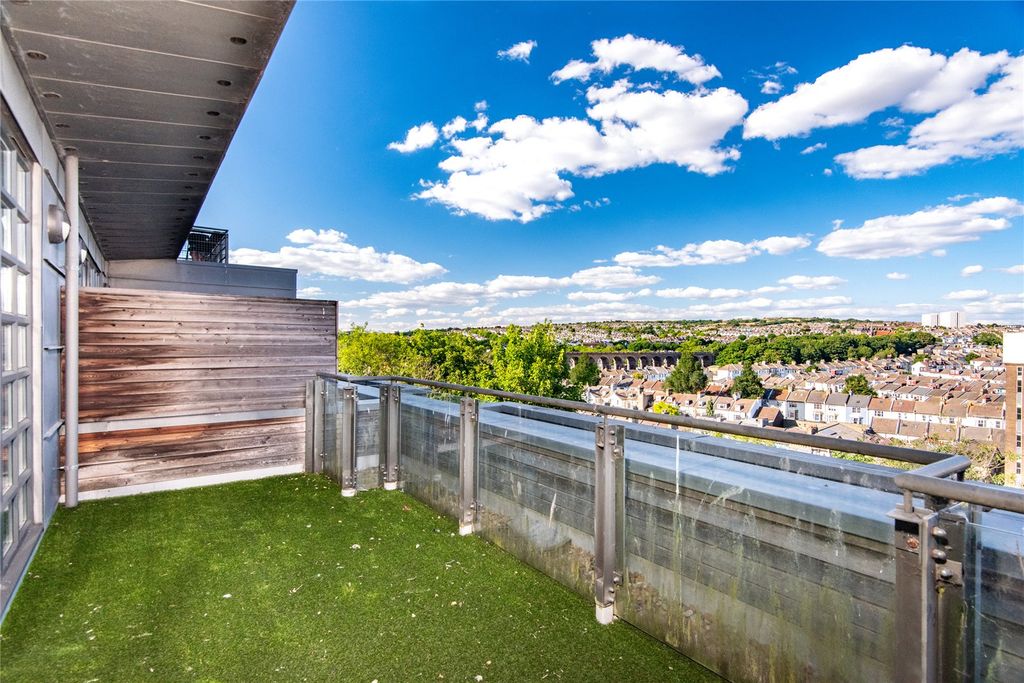 Property photo 2 of 12 Balcony