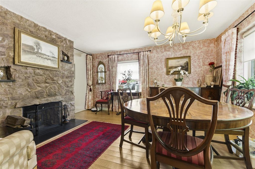 Property photo 3 of 21