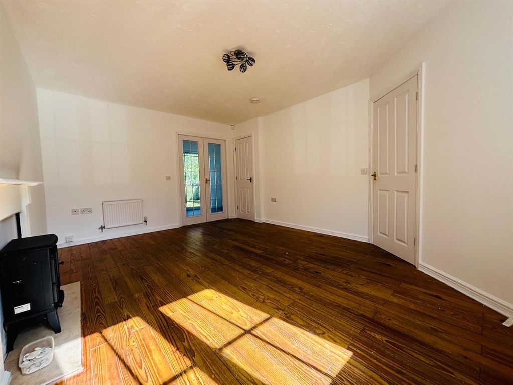 Property photo 2 of 15 Living Room: