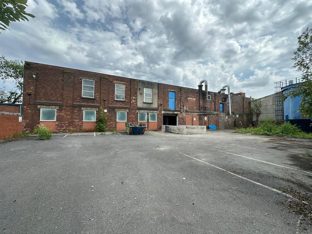 Property photo 3 of 5 Building-Rear-Car-Park.Jpeg
