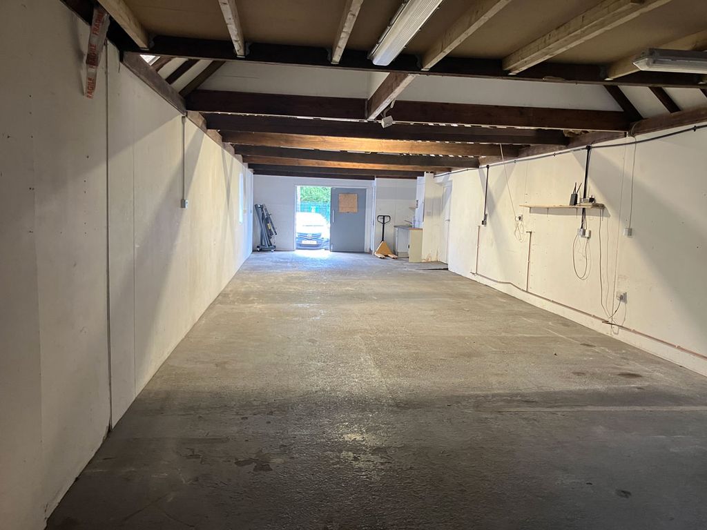 Property photo 2 of 4 Unit 31, Sheffield Park