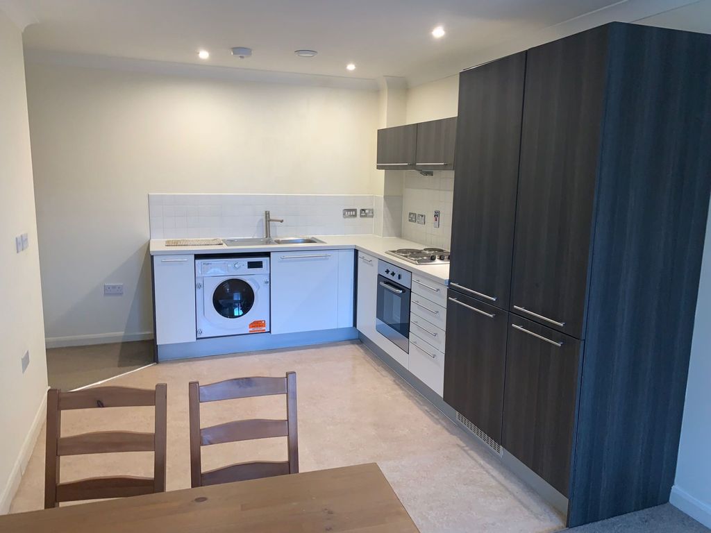 Property photo 2 of 6 Kitchen
