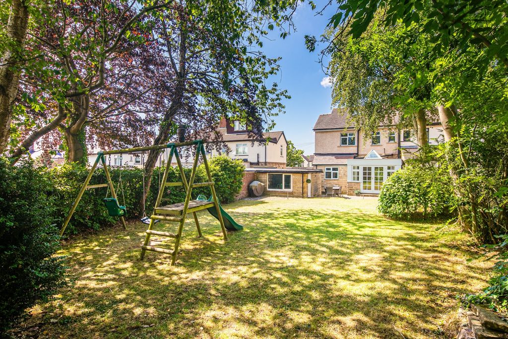 Property photo 2 of 28 Rear Garden