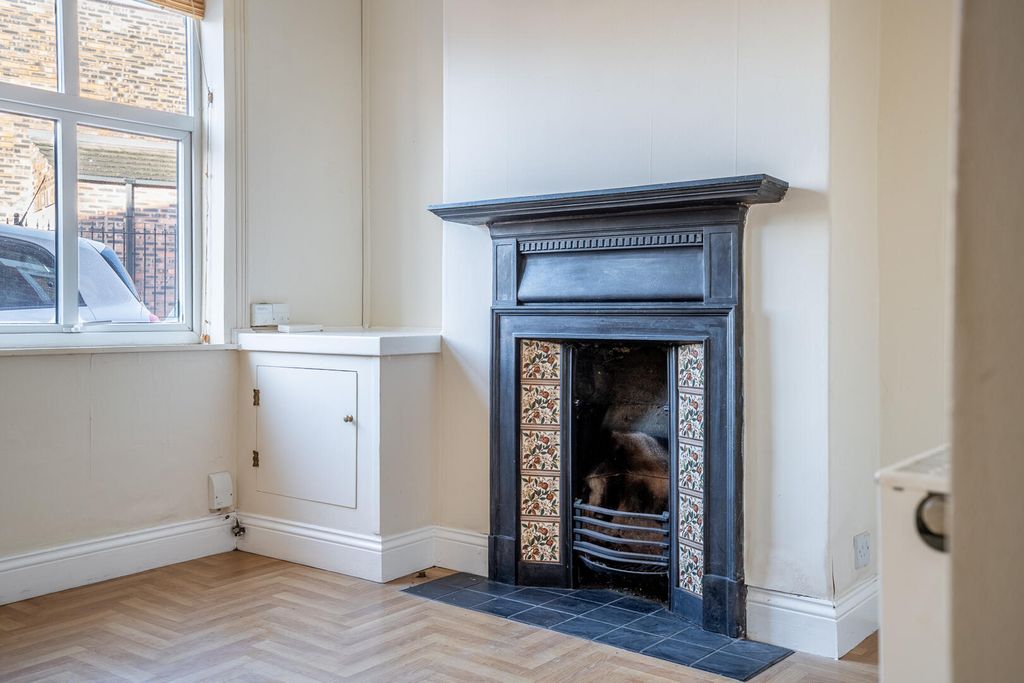 Property photo 3 of 13 Living Room