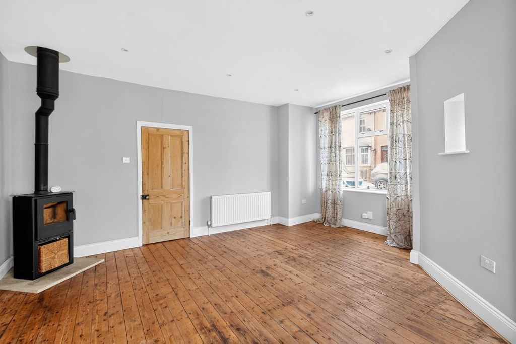 Property photo 3 of 15 2Skiptonst-4.Jpg