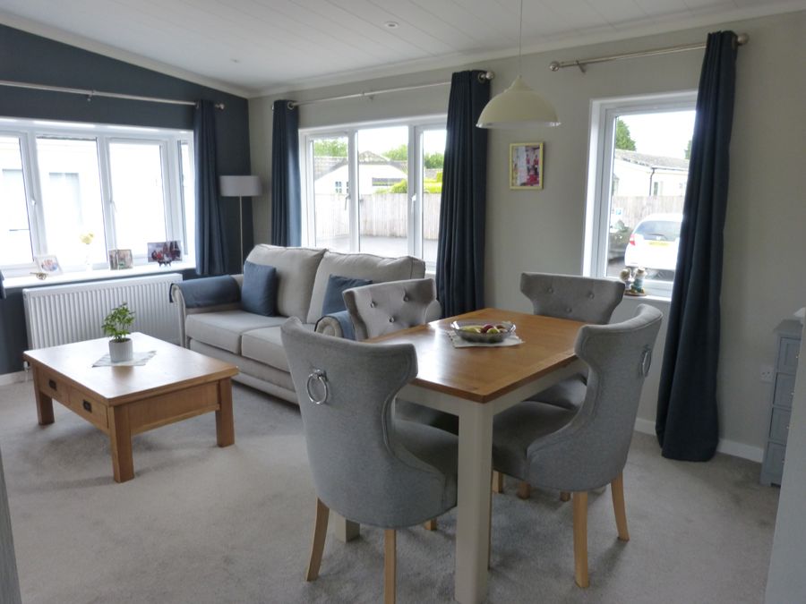 Property photo 3 of 21 Dining-Lounge