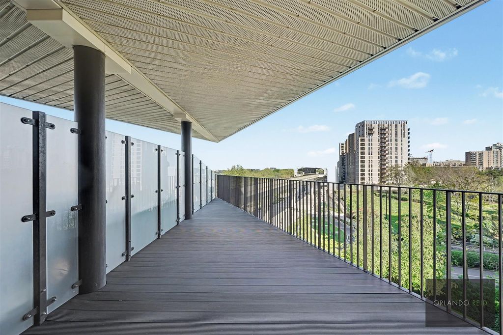 Property photo 3 of 9 Flat 30, 3 Mercier Court E16 2Jw-4.Jpg