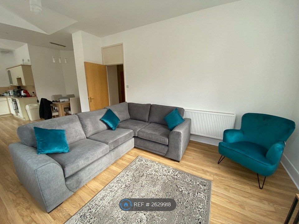 Property photo 1 of 7 Living Room