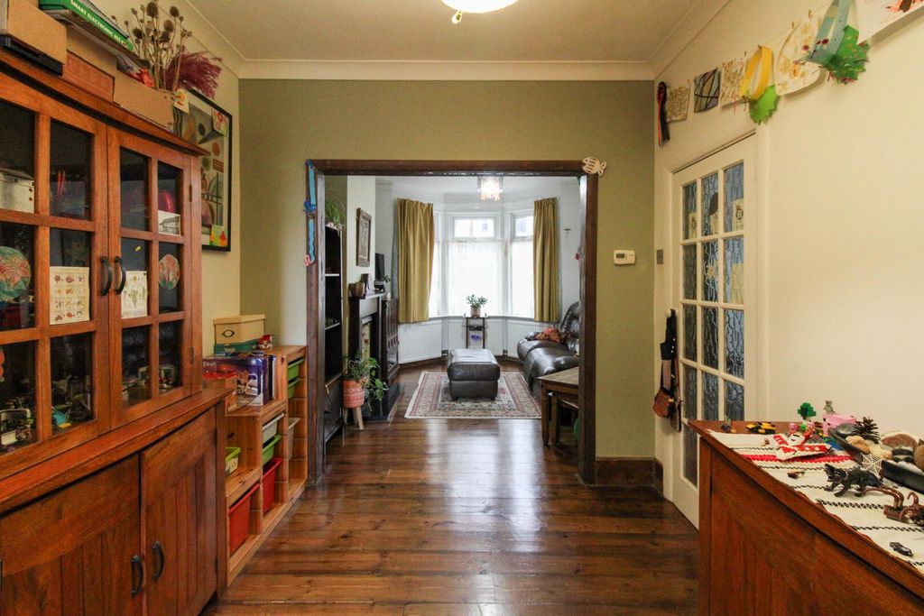 Property photo 3 of 15 Lounge/Diner