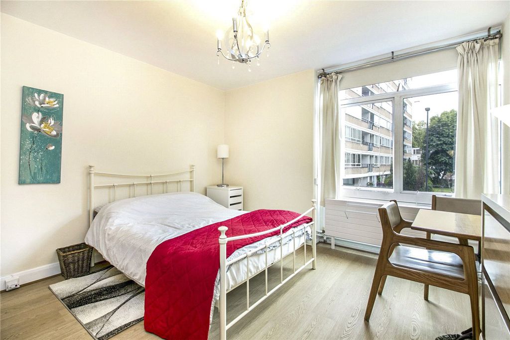 Property photo 2 of 10 Studio