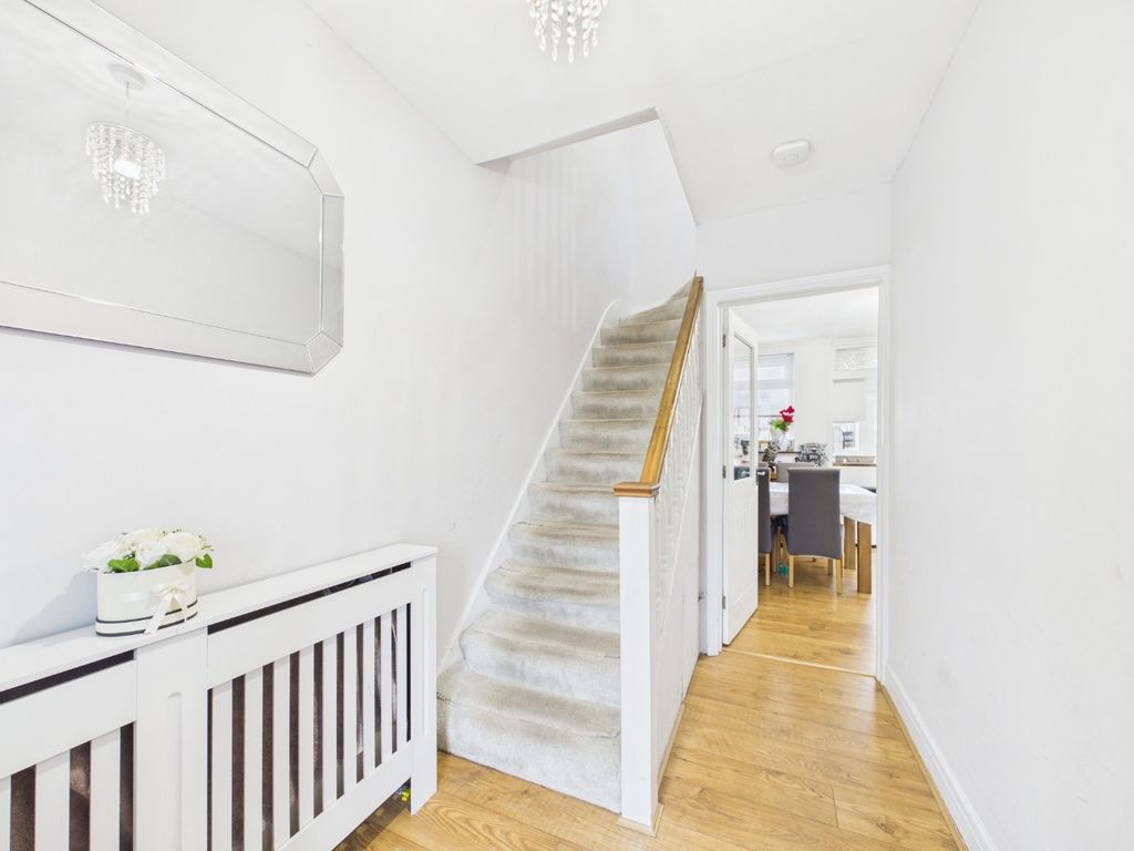 Property photo 2 of 25 5016873
