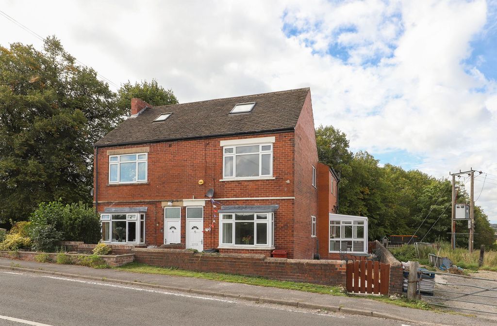 Property photo 2 of 27