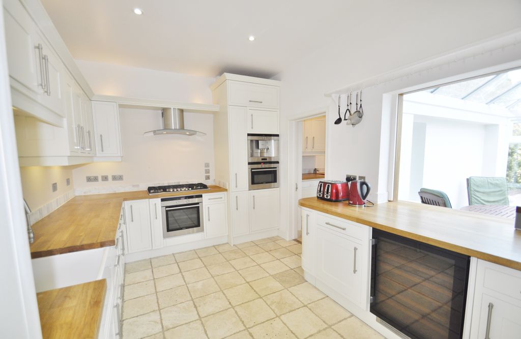 Property photo 1 of 26 Kitchen