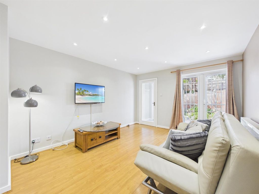 Property photo 1 of 15 Cam01358G0-Pr0247-Still017.Jpg