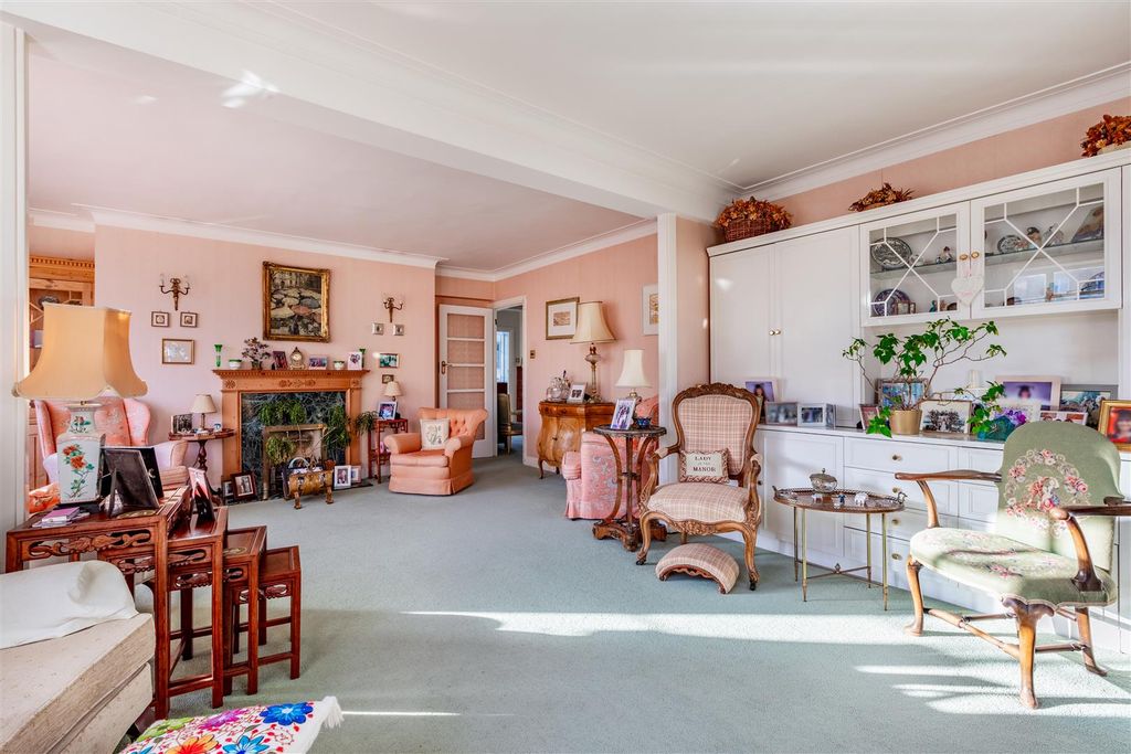 Property photo 2 of 13 Reception