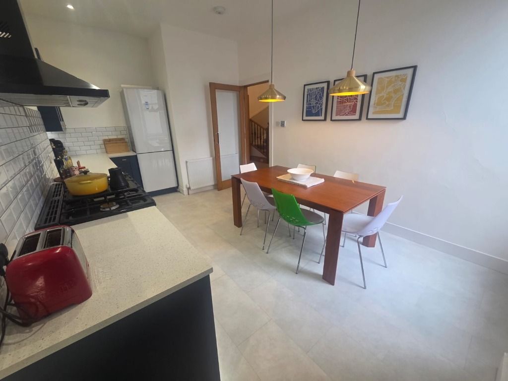 Additional image 7 of 3 bed flat to rentGreat Western Road, West End, Aberdeen AB10