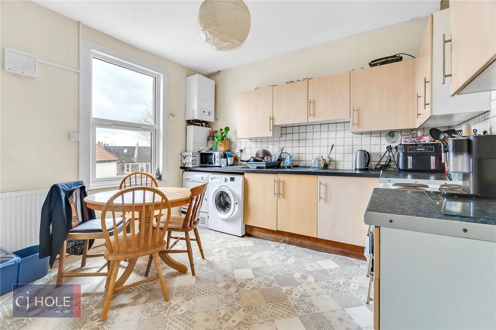 Property photo 3 of 15 Picture No. 34