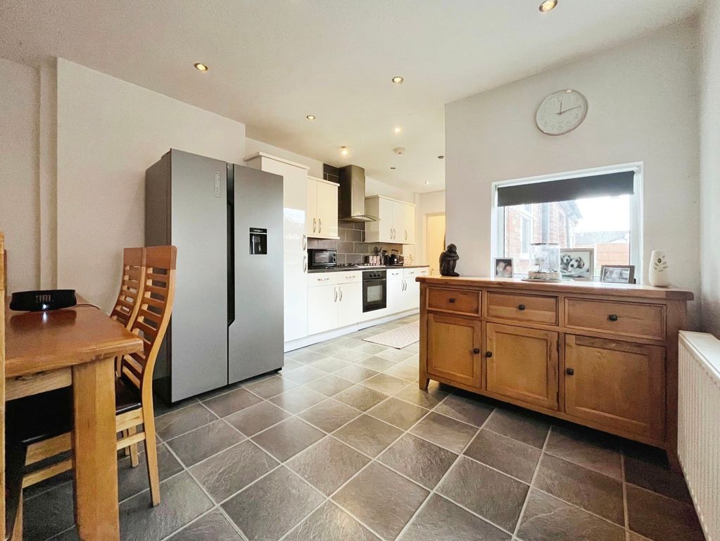 Property photo 3 of 14 Kitchen/Diner