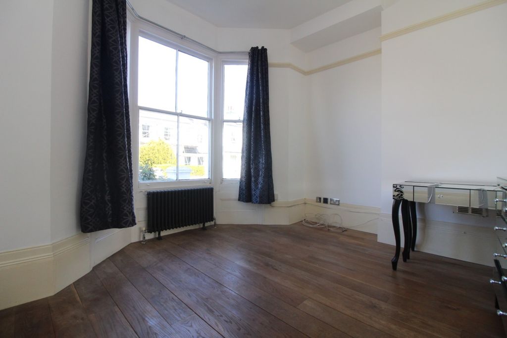 Property photo 2 of 5