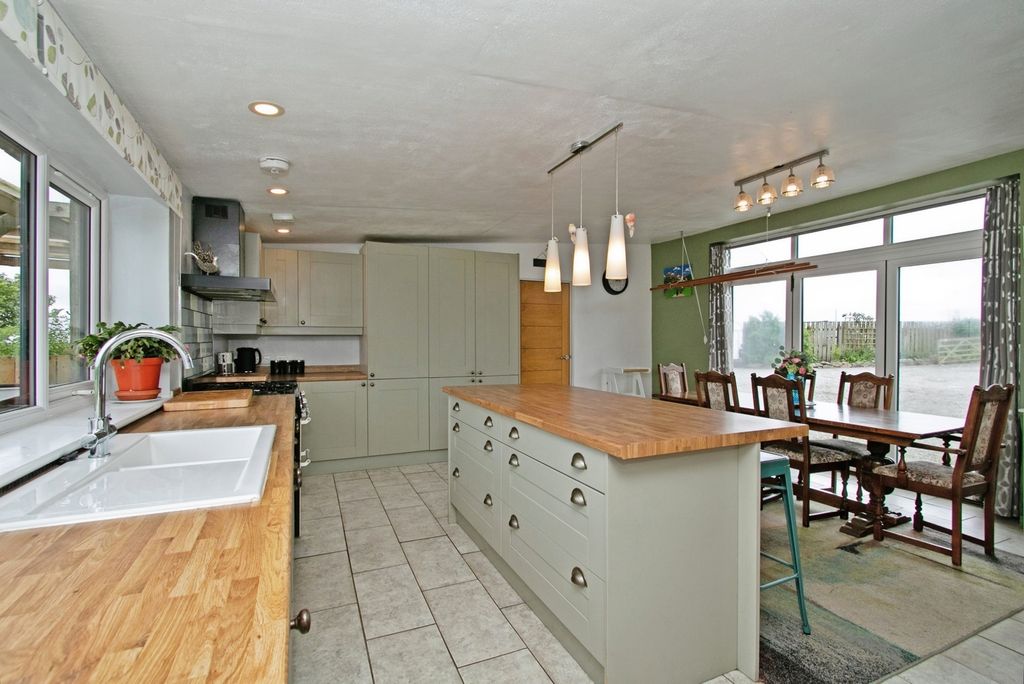 Property photo 3 of 19 Pbox-Img.Jpg