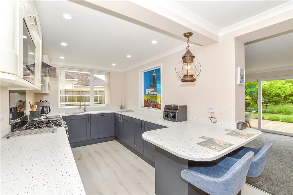 Property photo 3 of 11 Kitchen/Diner