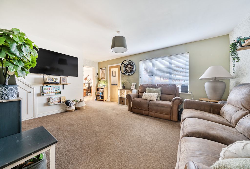 Property photo 3 of 14 1400730-20-696781...