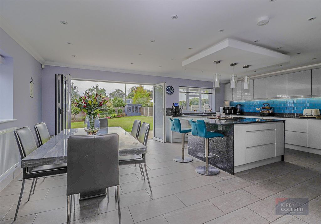 Property photo 2 of 36 Kitchen/Dining Room