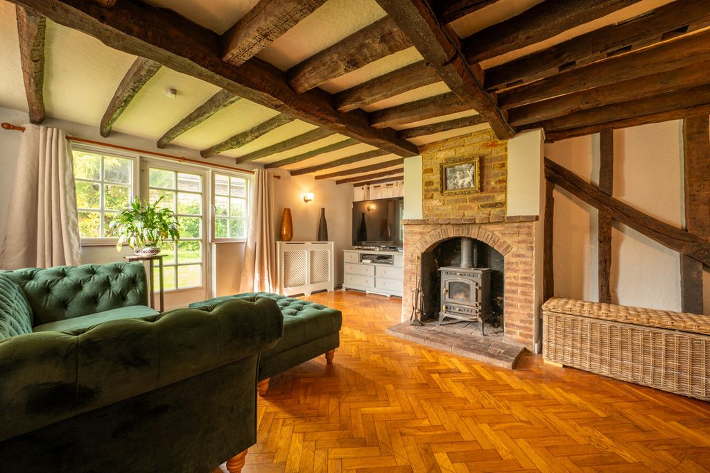 Property photo 2 of 19