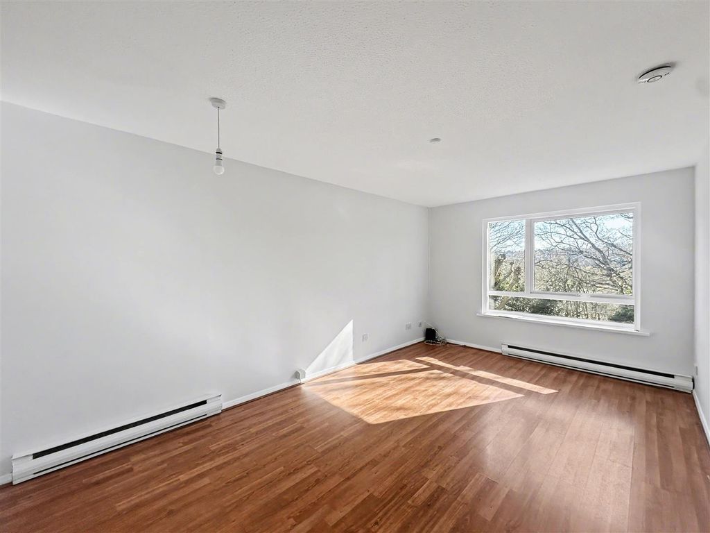 Property photo 2 of 11 Image00011.Jpeg