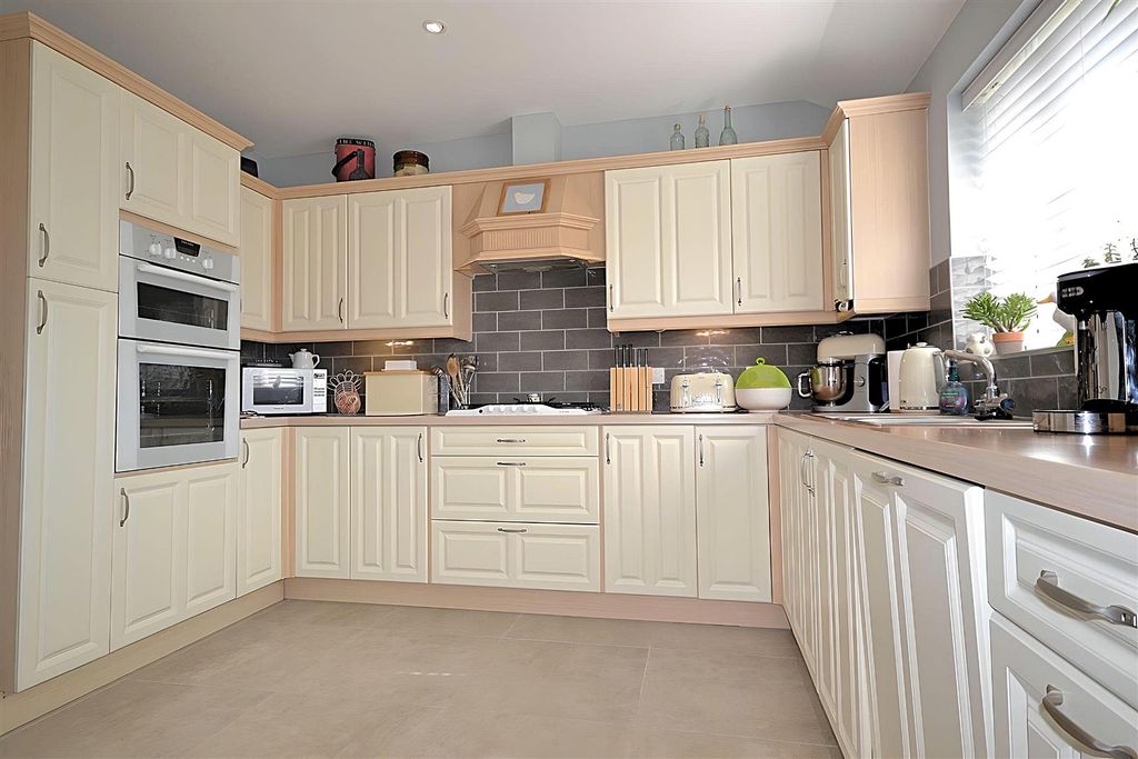 Property photo 2 of 15 12 (8).Jpg