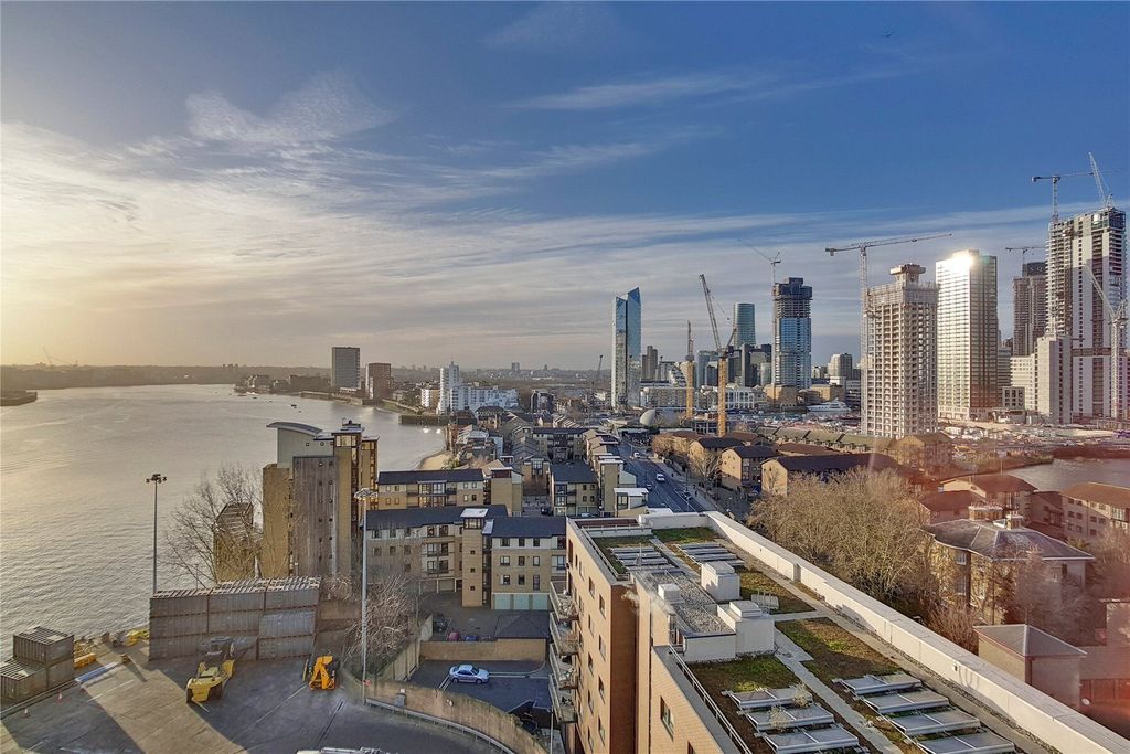 Property photo 2 of 14 Picture No. 18