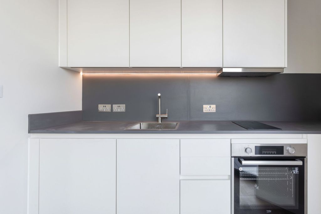 Property photo 2 of 10 Kitchen
