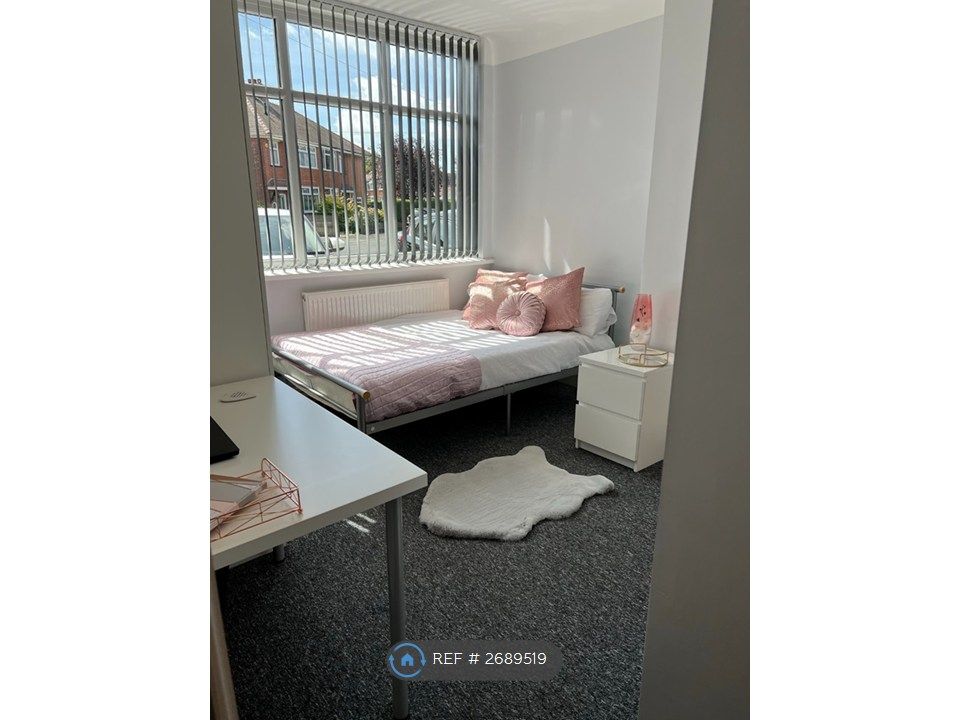 Property photo 2 of 25