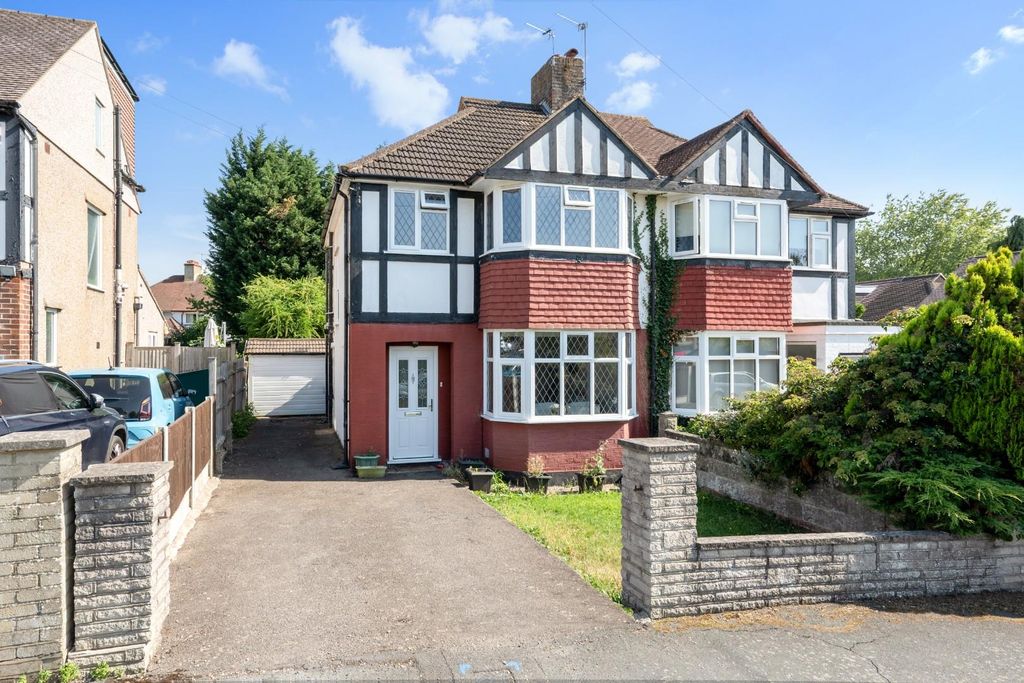 Property photo 1 of 14 Parklawn Avenue