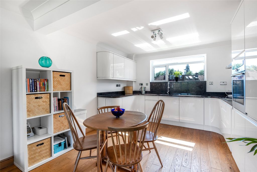 Property photo 3 of 20 Kitchen Dining Area