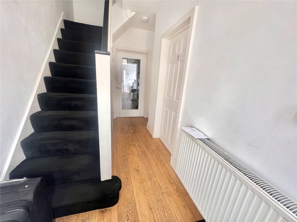 Property photo 3 of 7 Picture No. 01