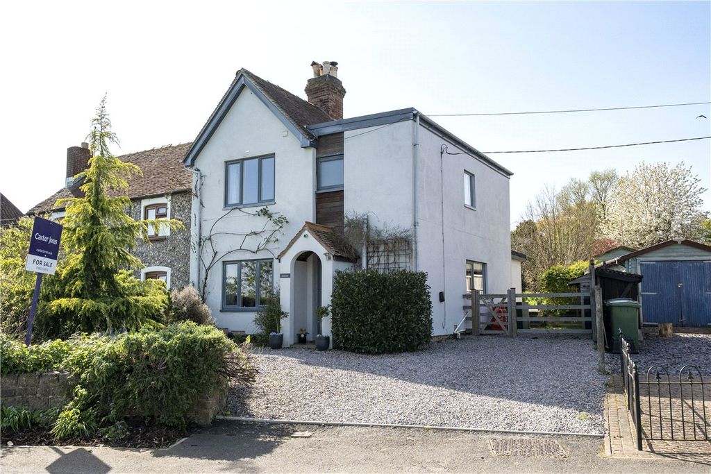 Property photo 1 of 17 Outside