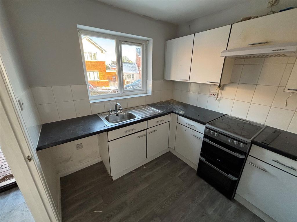 Property photo 2 of 9 Kitchen.Jpg