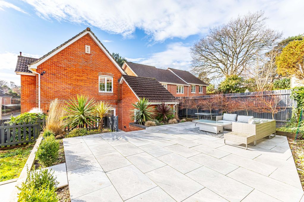 Property photo 1 of 23