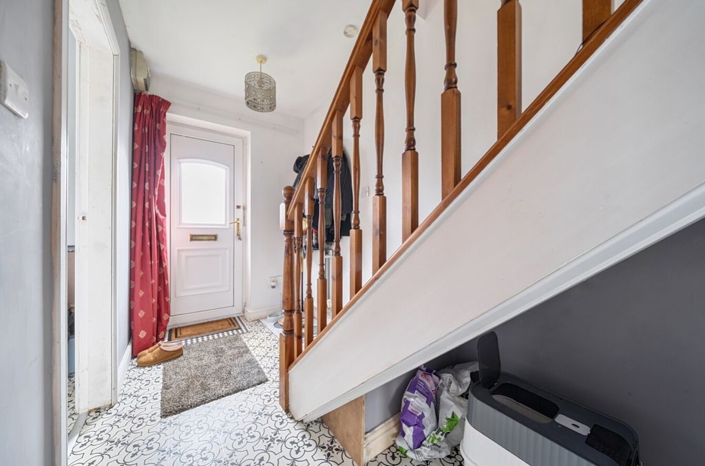 Property photo 3 of 11 1387668-4-693837B2F051E