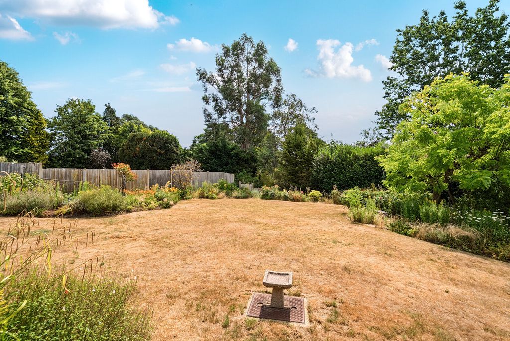Property photo 3 of 13 Garden