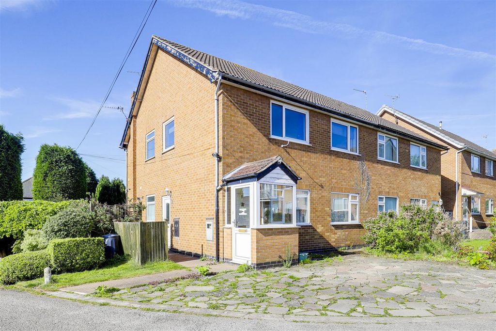 Property photo 1 of 11 33919.Jpg