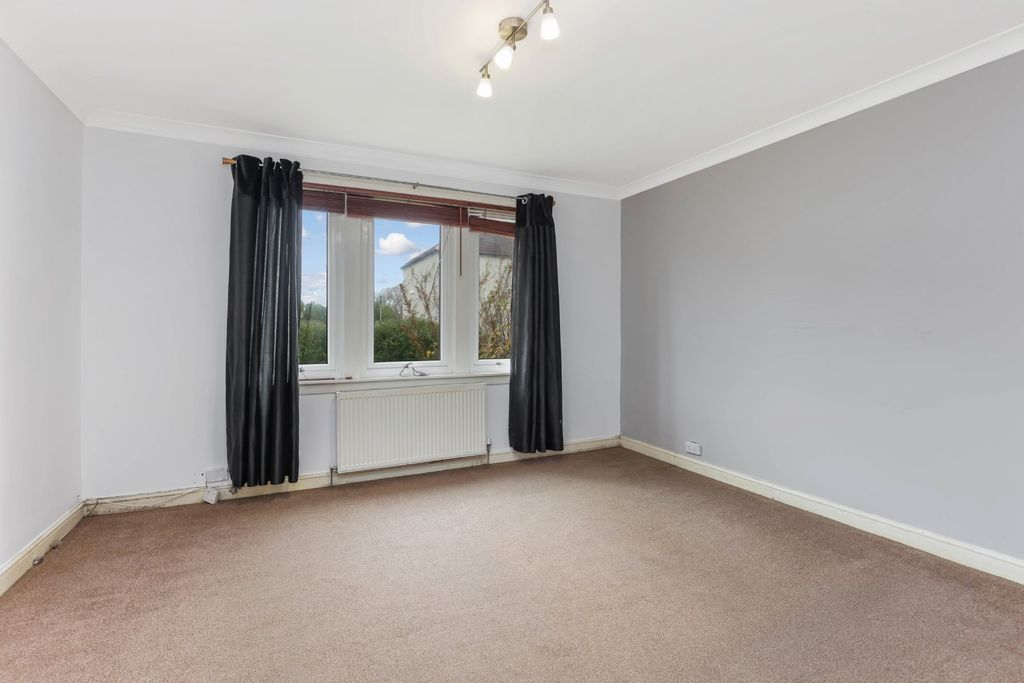 Property photo 2 of 9 Lounge