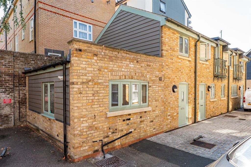 Property photo 1 of 10 External.Jpg