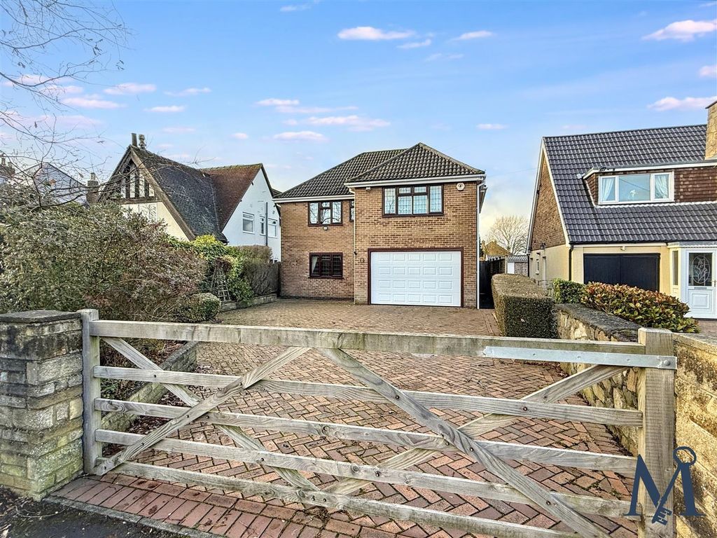 Property photo 1 of 25 Driveway