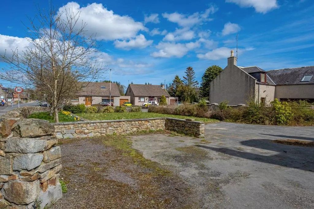 Property photo 3 of 37 3